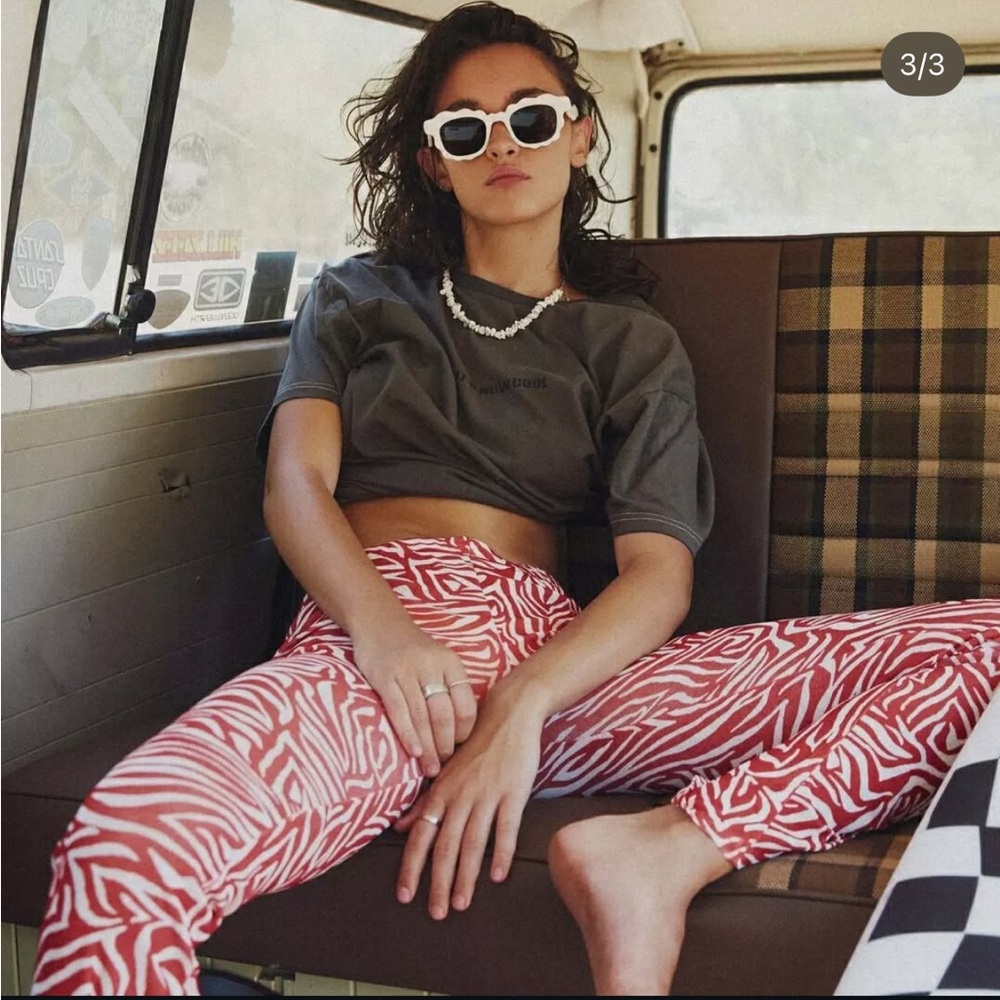 IT’S NOW COOL The Beach Pant Red and White Pattern in Fuego